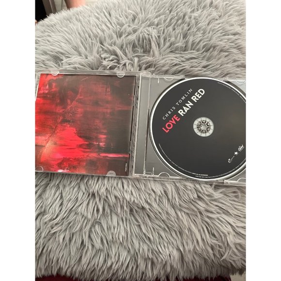 Chris Tomlin Love ran red CD - Picture 3 of 3